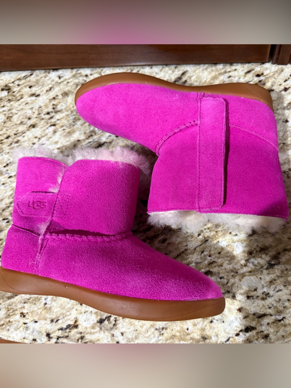 UGG Kids Bright Pink Suede Keelan Shearling Ankle Boots US 11
